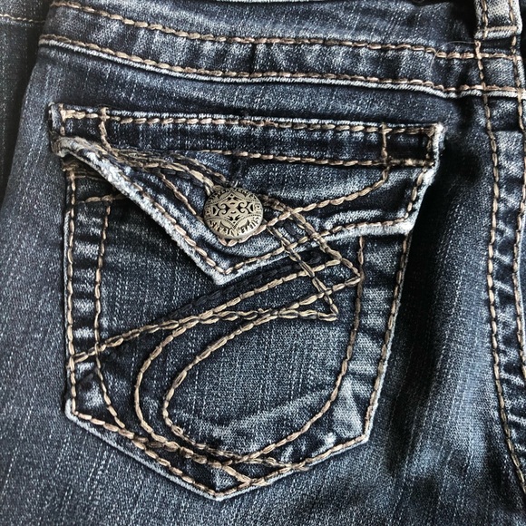 Silver Suki Dark Wash Distressed Denim Jeans Size 25 - Picture 3 of 11